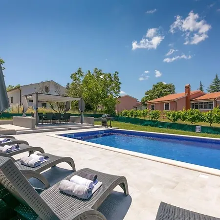 Astrid Vila Labin (Istria)